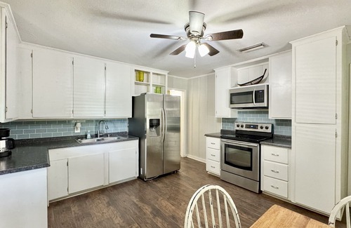 Kilgore House | Charming 3-bedroom house on quiet street in delightful Kilgore