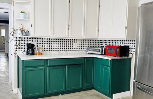 Sulphur House | Charming 3-bedroom house in the heart of Sulphur