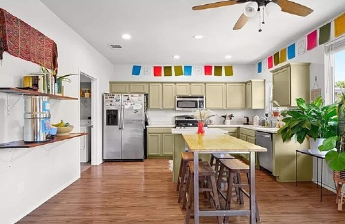 Olympic Heights House | Charming 3-bedroom house with AC, fitness room, WiFi in brilliant Austin