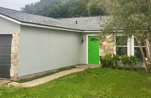 Buckingham Estates House | Charming 3-bedroom house in south Austin!