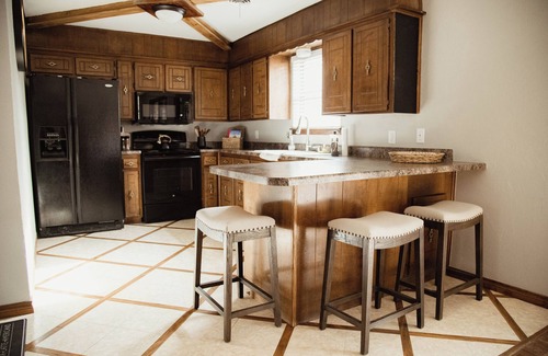 Canyon House | Charming 3-bedroom house with privacy fence backyard in quaint Canyon.