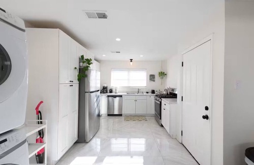 Dallas House | Charming 3-bedroom house in lovely East Dallas with AC and Plenty of Space