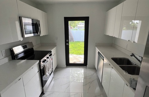 Gladeview House | Charming 3-bedroom house in cool Miami with AC, WiFi