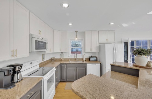 Milton House | Charming 3-bedroom house within walking distance of quaint downtown Milton