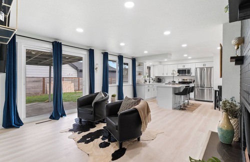 West End House | Charming 3-bedroom house in fabulous Tacoma Narrows neighborhood