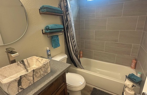Covell Park House | Charming 3-bedroom house with WiFi and AC in amazing Davis