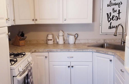 Ashton Cabin | Charming 3-bedroom riverside cabin close to Grand Teton and Yellowstone