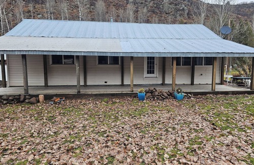 Ashton Cabin | Charming 3-bedroom riverside cabin close to Grand Teton and Yellowstone