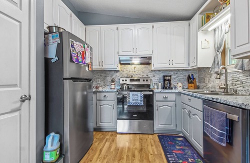 Thomas Drive House | Charming 3-bedroom Riverfront house with WiFi, AC in Panama City Beach FL