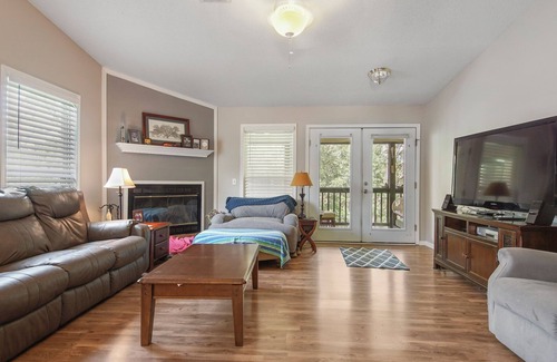 Thomas Drive House | Charming 3-bedroom Riverfront house with WiFi, AC in Panama City Beach FL