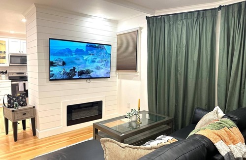 Framingham House | Charming 3-bedroom townhome with AC and WiFi in Framingham