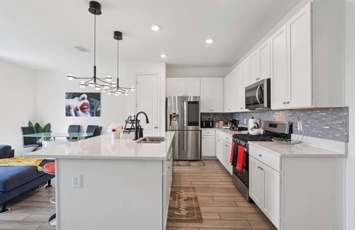 Davenport House | Charming 3-bedroom townhome with AC and great ammenities in fabulous Davenport