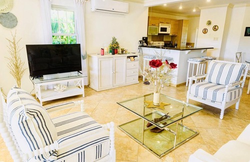 Porters House | Charming 3-bedroom townhome with WiFi and AC in peaceful Porters
