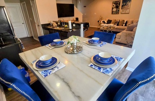 Grimes House | Charming 3-bedroom townhome with AC and WiFi in GrimesnWeekly discount is 10%
