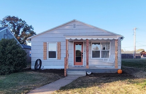 Baldwin City House | Charming 3-bedroom house in Baldwin City