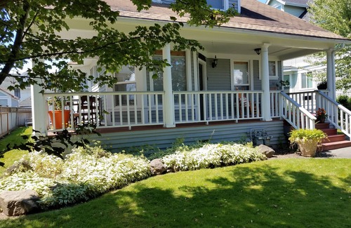 Everett House | Charming 3 bedroom