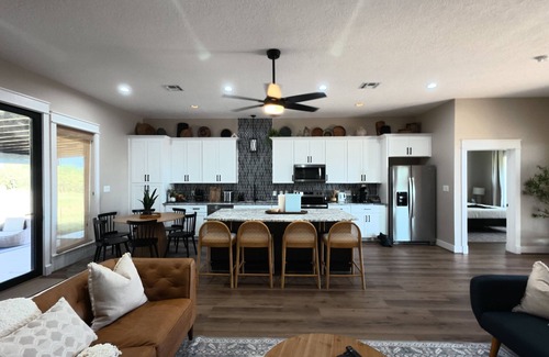 Fredericksburg House | Charming 3-bedroom house in fabulous Fredericksburg between wineries & town
