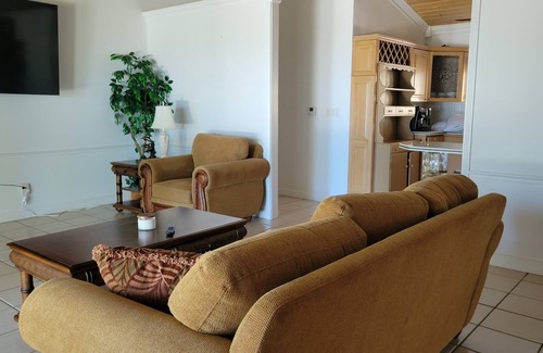 Indian River Estates House | Charming 3-bedroom house with AC, WiFi in brilliant Fort Pierce