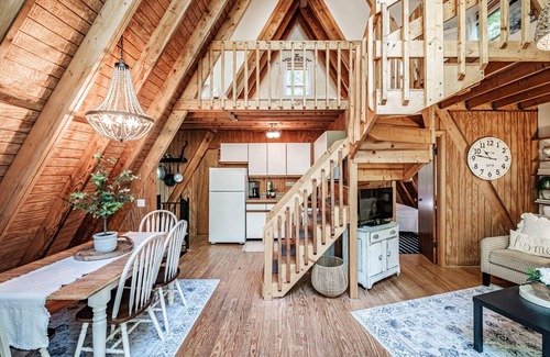 Standish Cottage | Charming 3-bedroom cottage located on Frye Island on Sebago Lake Maine
