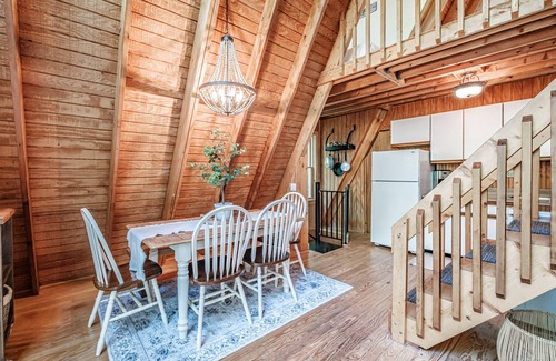 Standish Cottage | Charming 3-bedroom cottage located on Frye Island on Sebago Lake Maine