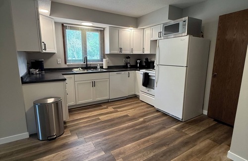 Grand Island Apartment | Charming 3-bedroom apartment in marvelous Grand Island with AC