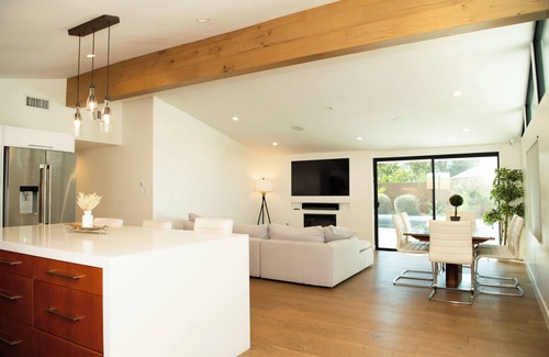 Woodland Hills House | Charming 3-bedroom house with AC and WiFi in delightful Los Angeles