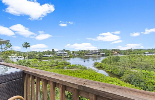 Ozona House | Charming 3-bedroom townhome on the water in pleasant Palm Harbor