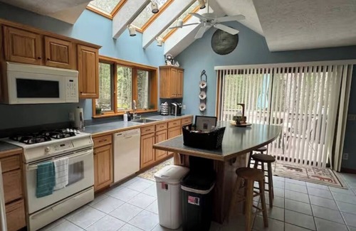 Pocono Pines House | Charming 3-bedroom cabin style house nestled in the woods