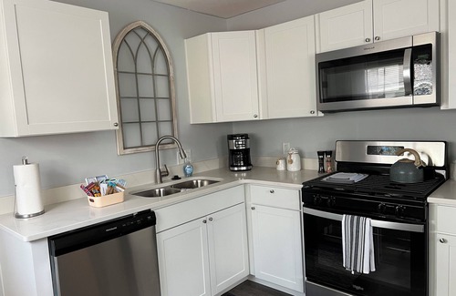 Edinboro Apartment | Charming 3-bedroom WALKING distance to BEACH bottom unit of duplex in Edinboro