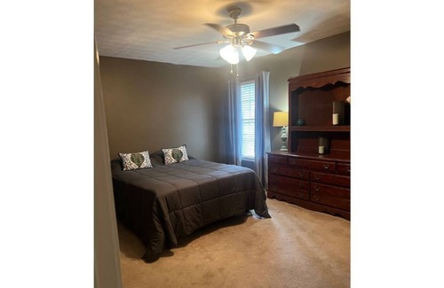 Cullman House | Charming 3 Bedroom with Hot Tub in city limits.