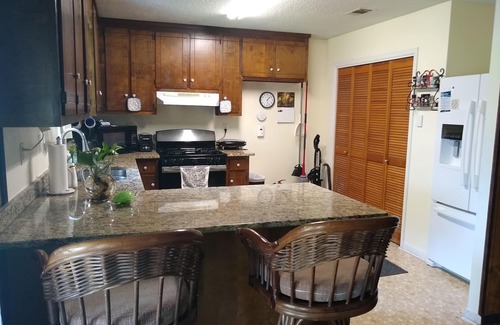 Fairhope House | Charming 3 BR/2 BA 1.5 miles to Downtown Fairhope!