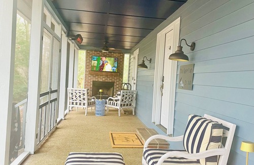 Clifftops House | Charming 3 BR, 2 Bath cabin located in quiet Clifftops and close to Sewanee