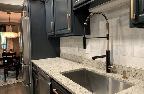 Centreville House | Charming 3-BR Corporate Guesthouse near Dulles Airport curated for convenience.