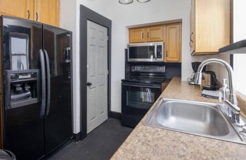 Des Moines House | Charming 3 BR Home, in the heart of DSM!
