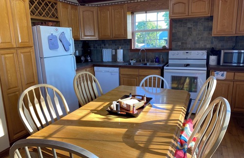 Put-in-Bay House | Charming 3-BR house w/golf, pool, WiFi, AC at pet friendly Middle Bass Island