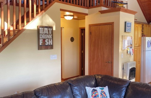 Put-in-Bay House | Charming 3-BR house w/golf, pool, WiFi, AC at pet friendly Middle Bass Island