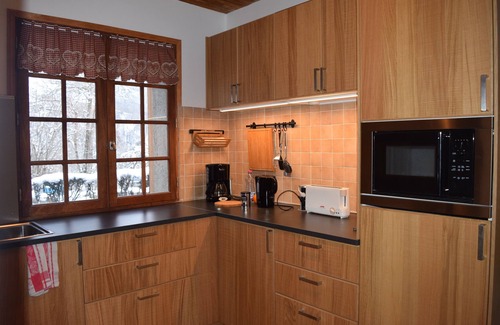 Benque-Dessous-et-Dessus Ski Chalet | Charming 3* chalet 5 minutes from Luchon Centre and 15 minutes from Peyragudes. Enclosed garden