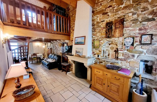 Les Sables d'Olonne House | Charming 3-Bed Townhouse with Courtyard, Garage, and WiFi, 300m from Beach in Les Sables-d'Olonne