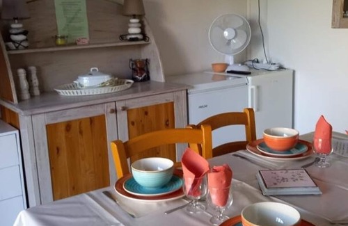 Vallon-Pont-d'Arc House | Charming 3-Room House, Sleeps 6, Terrace, Pool, Pet-Friendly, Vallon-Pont-d'Arc