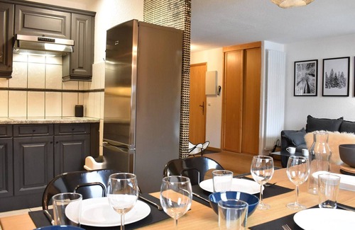 Meribel Centre Apartment | Charming 3-Room Apartment for 4/5, Central Méribel, Near Slopes, Pool, Parking