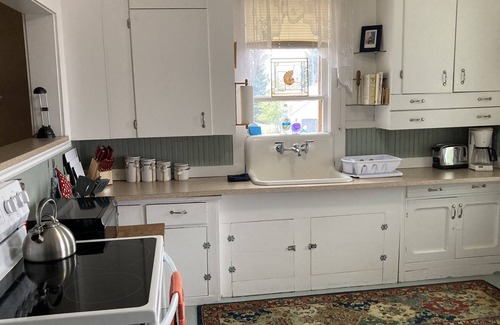 Philipsburg House | Charming 30's Bungalow Within Walking Distance Of Town