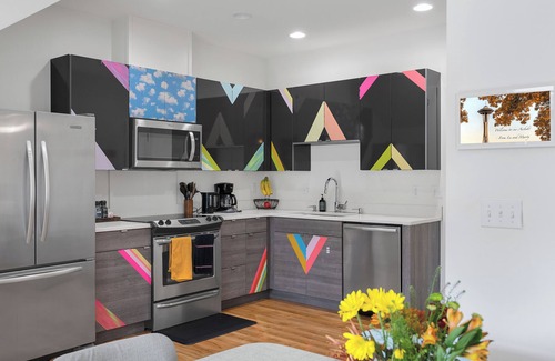 Old Ballard House | Charming 3B Ballard townhome w/Workspace & AC, Walkable to everything!