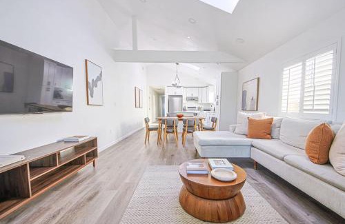 Clarkdale House | Charming 3B Home 10 mins to Venice Beach
