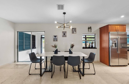 Hollywood Lakes Villa | ★CHARMING 3BDR VILLA W/PRIVATE POOL & SPACIOUS BACKYARD IN HOLLYWOOD