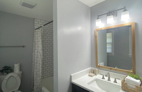 Lynchburg Other | Charming 3bedrooms house 5min to LU. Central Lynchburg.