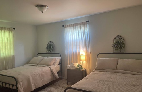 Lynchburg Other | Charming 3bedrooms house 5min to LU. Central Lynchburg.