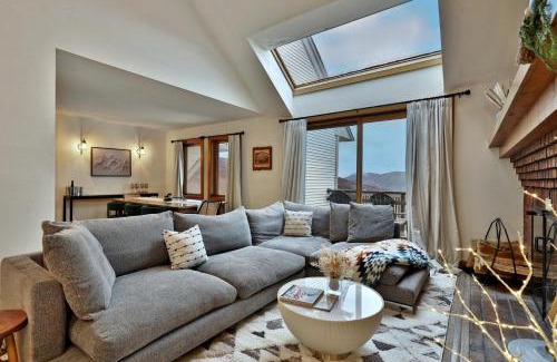 Central Vermont- Killington Apartment | Charming 3BR-2BA Condo in Sunrise Village at Ski Resort, Pool, Hot Tub, Sports Center