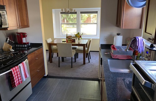 Sherman Oaks House | Charming 3BR House in Prime Sherman Oaks Location
