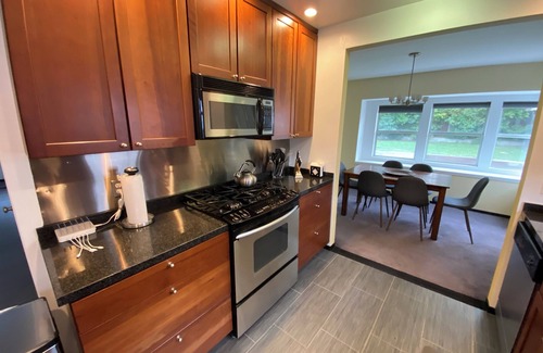 Sherman Oaks House | Charming 3BR House in Prime Sherman Oaks Location