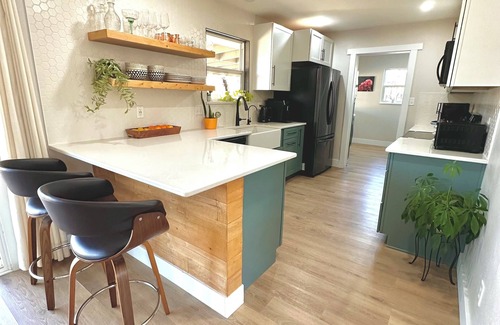 Cortez House | Charming 3BR In-Town Cortez Home w/Sauna & Mesa Views – Family & Pet-Friendly
